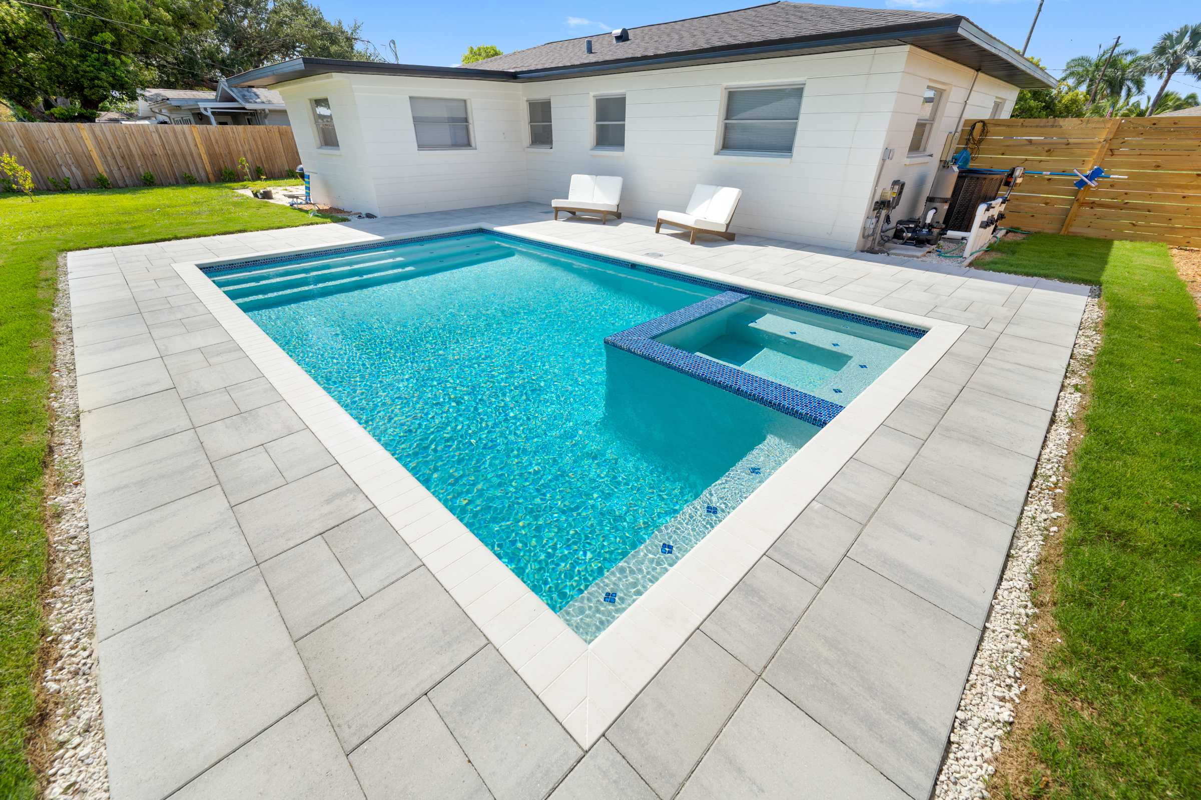 Saltwater vs. Chlorine Pools in Florida: Which Is Right for Your Home?